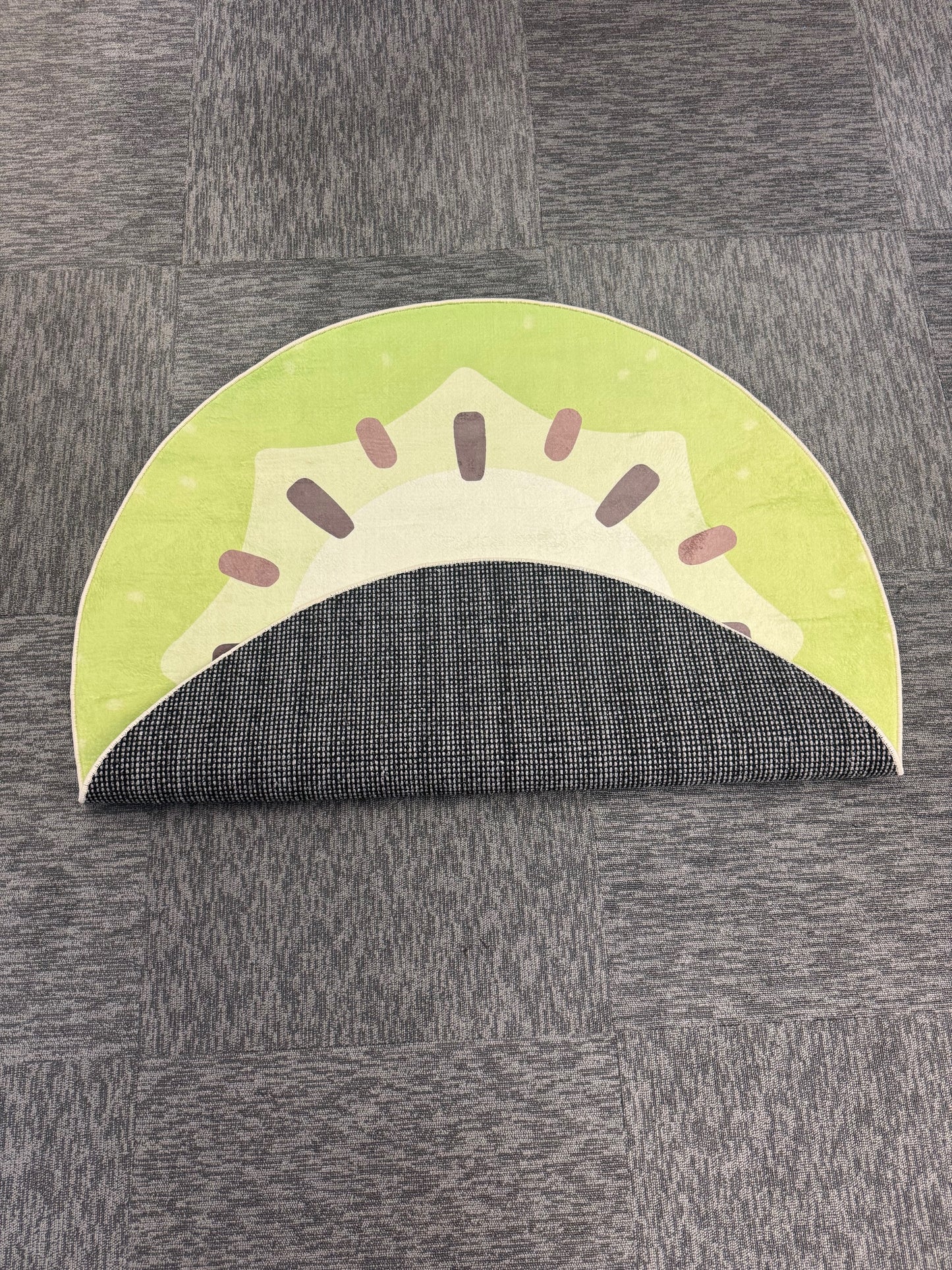 Kiwi Slice Round Rug – Playful & Fresh Accent Piece
